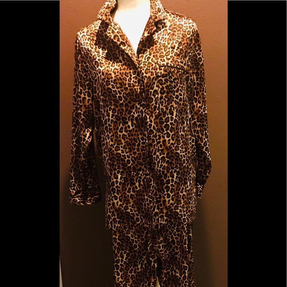 Satin Leopard drawstring pant & top pajama set size Med-Large!